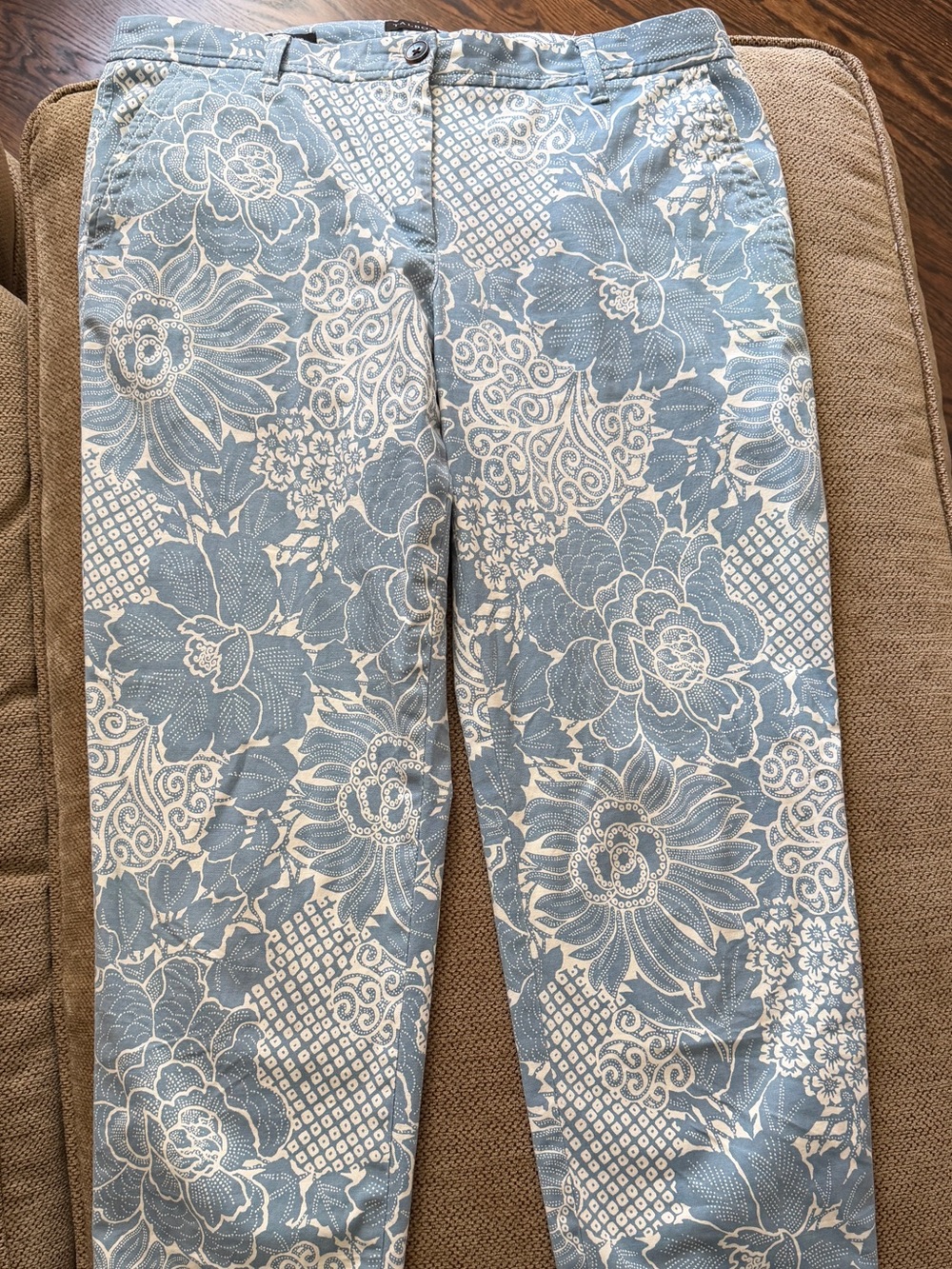 Talbots Floral Print Relaxed Chino Pants Size 8 Blue White